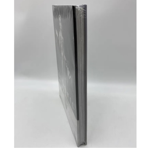 Grit and Glamour: The Street Style High Fashion and Legendary Music of the 1970s - Picture 11 of 14